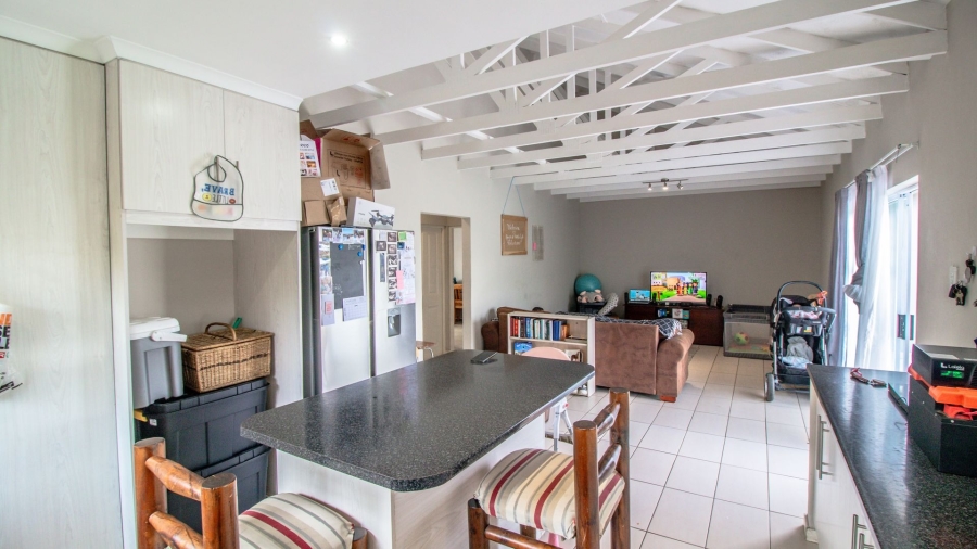 6 Bedroom Property for Sale in Kidds Beach Eastern Cape